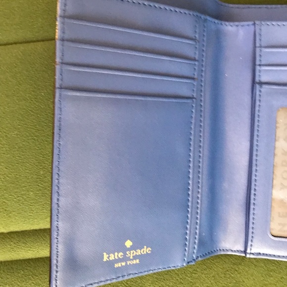 Kate Spade ♠️ wallet - Picture 2 of 5